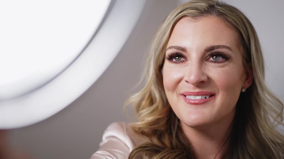 Frame from Amazing Lash Studio